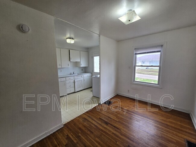 Building Photo - 269 Madison St