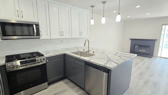 Building Photo - 2145 Cedar Glen Dr