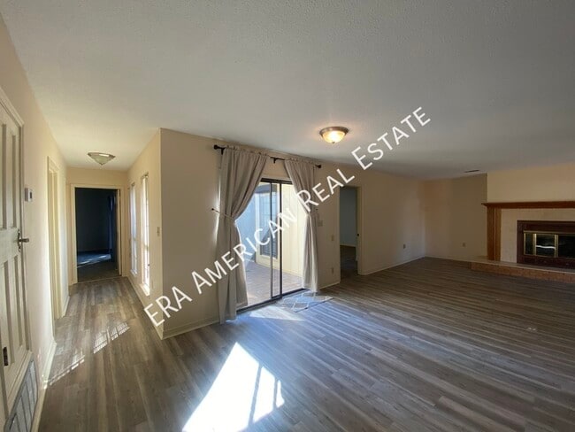 Building Photo - 925 Holbrook Cir