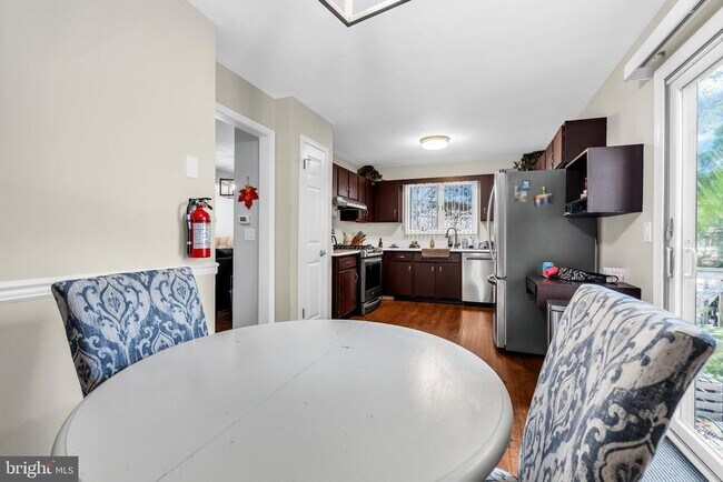 Building Photo - 2 Leicester Ln