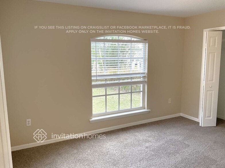 Building Photo - 627 Parakeet Ct