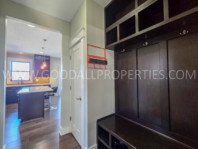 Building Photo - 4-Bedroom Walkout with 3-Car Garage in Waukee Schools