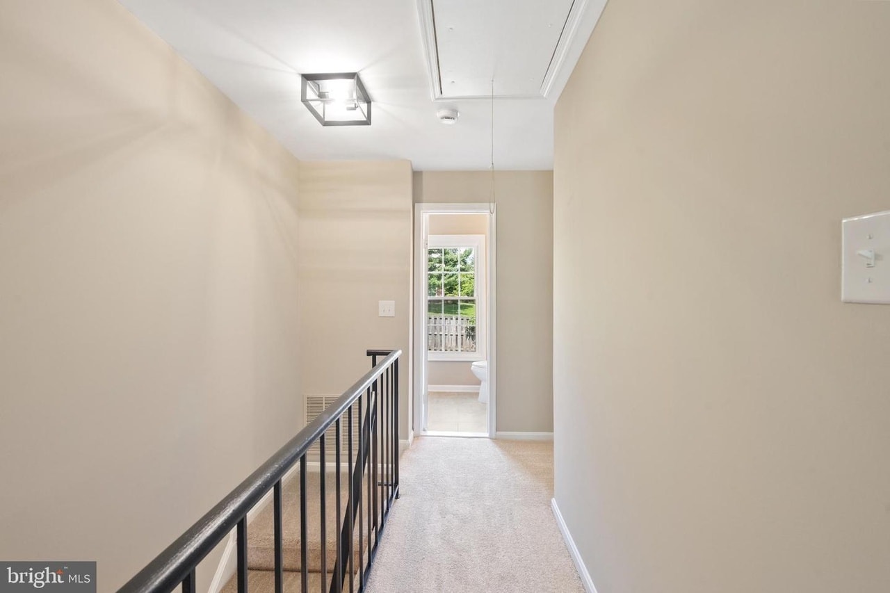 Building Photo - 7422 Barbados Ln