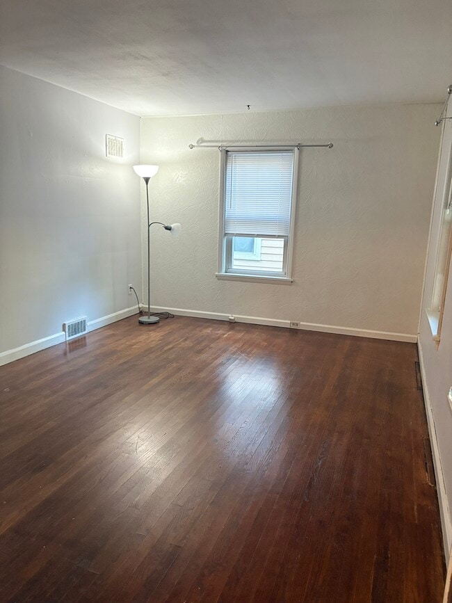 Building Photo - 603 Bryn Mawr Blvd