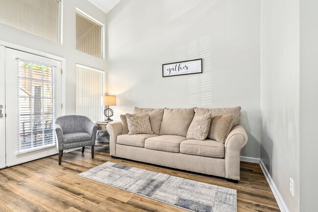 Building Photo - 1016 Stonegate Dr