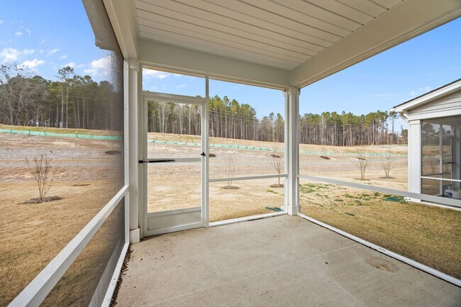 Building Photo - Charming 3BD/2.5BA Located In raleigh NC!!!