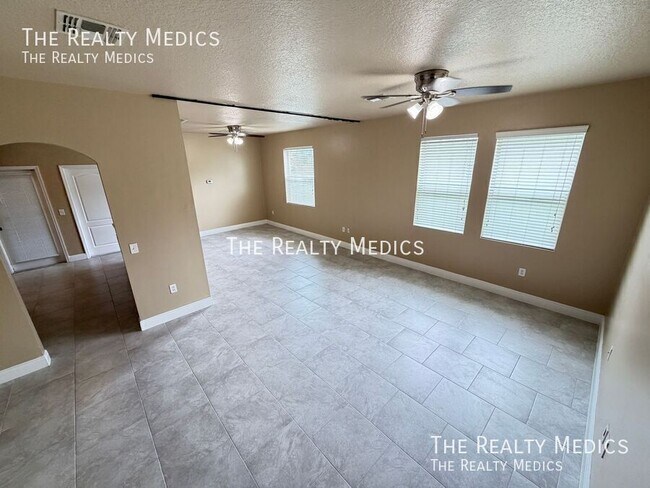 Building Photo - 2411 Grasmere View Pkwy N