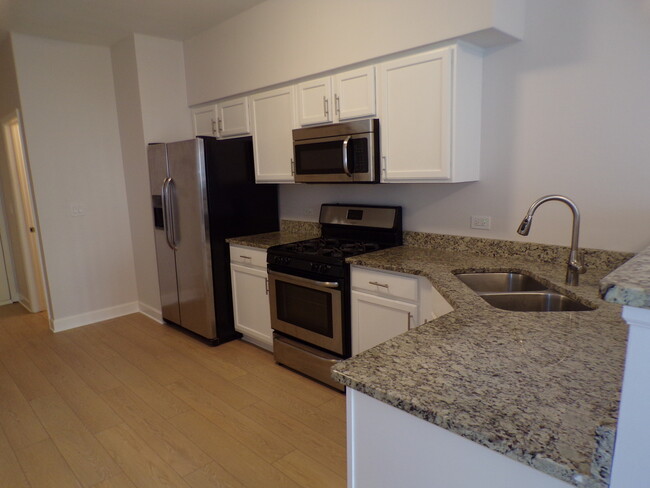 Building Photo - 3364 Blue Ridge Dr
