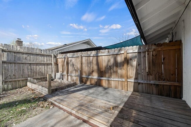 Building Photo - 3201 Mossrock Dr