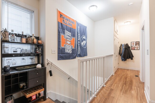 Building Photo - 3047 N Kimball Ave