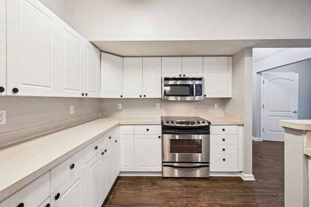 Building Photo - 4611 Sandhurst St