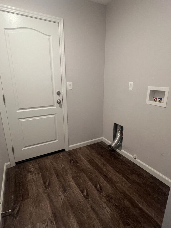 Building Photo - 3 Bedroom home in Candlewood Estates