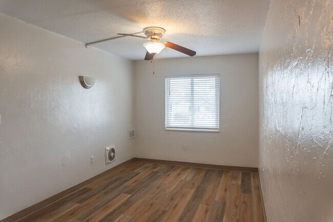 Building Photo - 2765 W Tharpe St