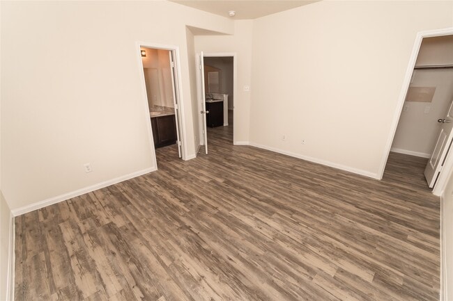 Building Photo - 9603 Schouten Dr