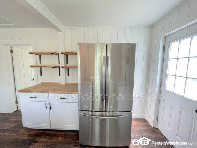 Building Photo - 142 Rogers Ave