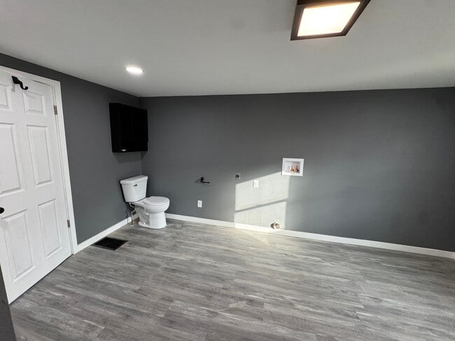 Building Photo - Updated 1-Bedroom Home with Garage!