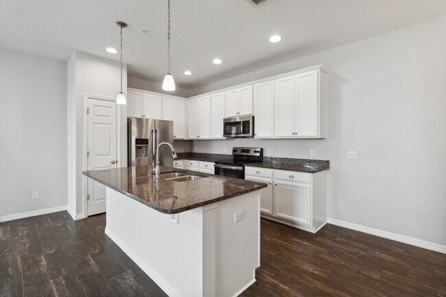 Building Photo - 618 Fortanini Cir