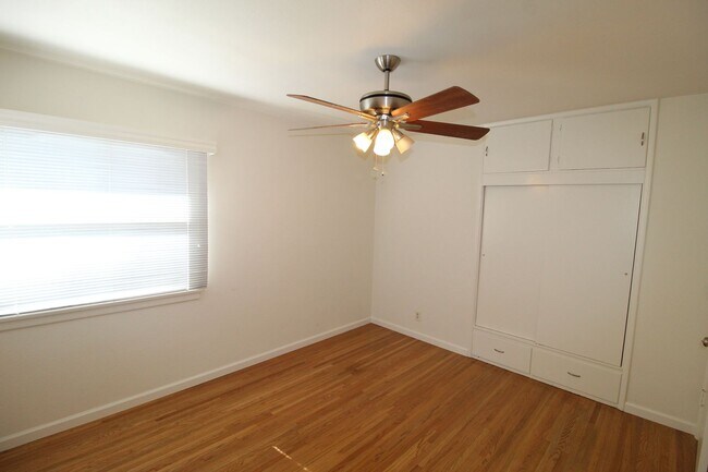 Building Photo - 86-90joanne