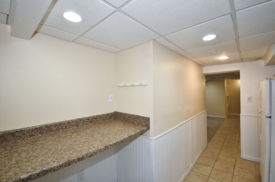 Building Photo - 2106 West St