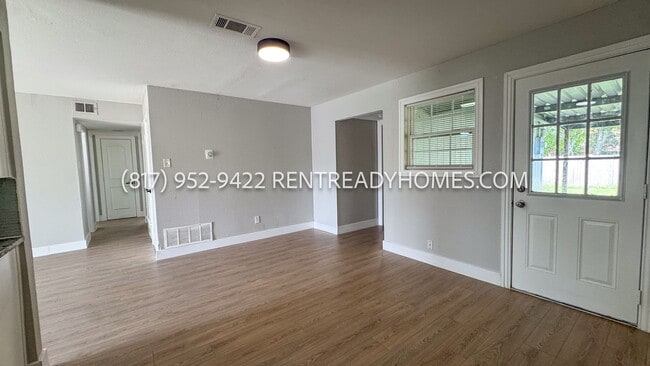 Building Photo - 2613 Fairbrook St