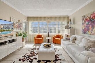 Building Photo - 330 SE 2nd St