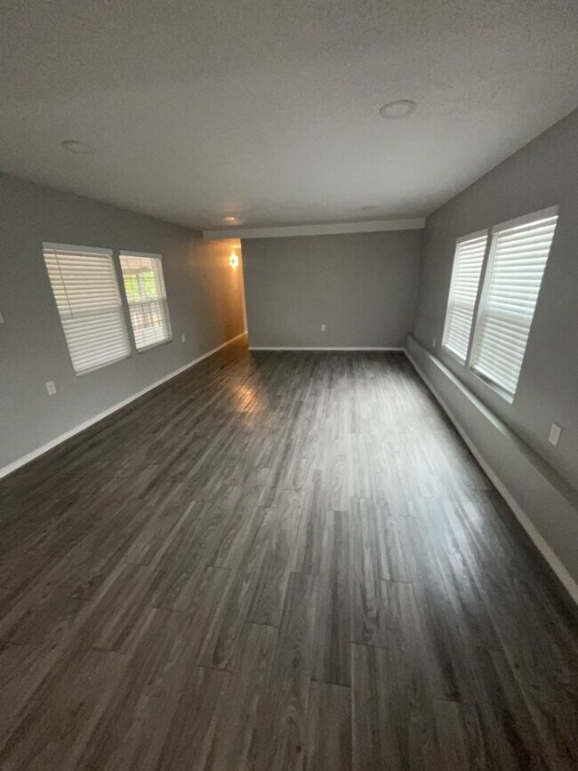 Building Photo - 4916 Moore Cir
