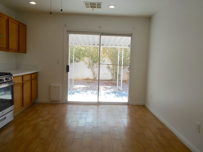 Building Photo - 4-Bedroom Rental Home with Modern Amenities