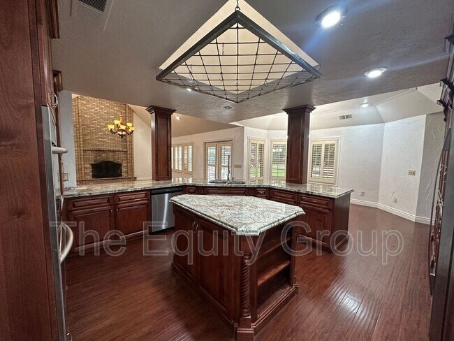 Building Photo - 5503 W Sweet Dr