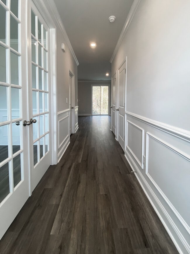 Building Photo - 6015 Forest Dell Ct