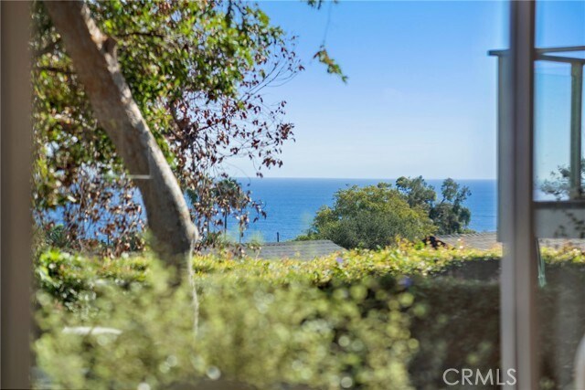 Building Photo - 592 Bluebird Canyon Dr
