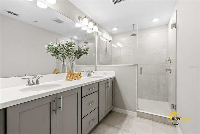 Building Photo - 8530 Warburg Alley