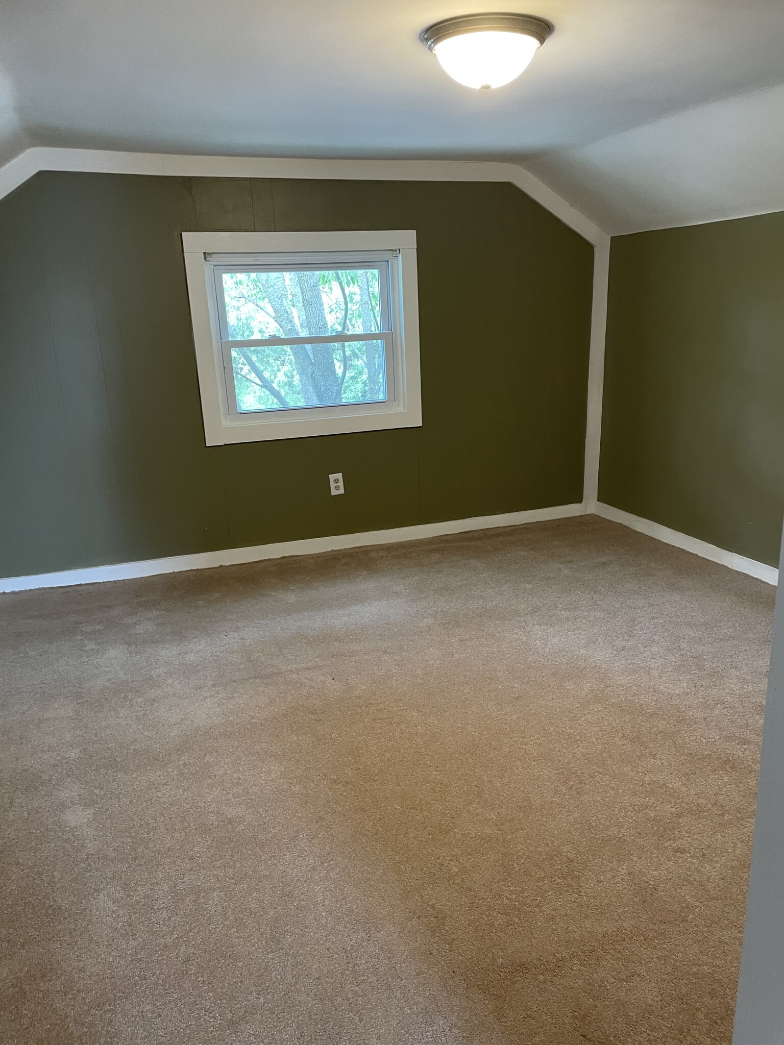 Upstairs bedroom - 224 1st St