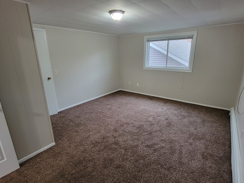 2nd bedroom - 308 Lewis St S