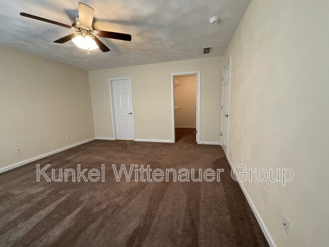 Building Photo - 40 Oak Pointe Cir