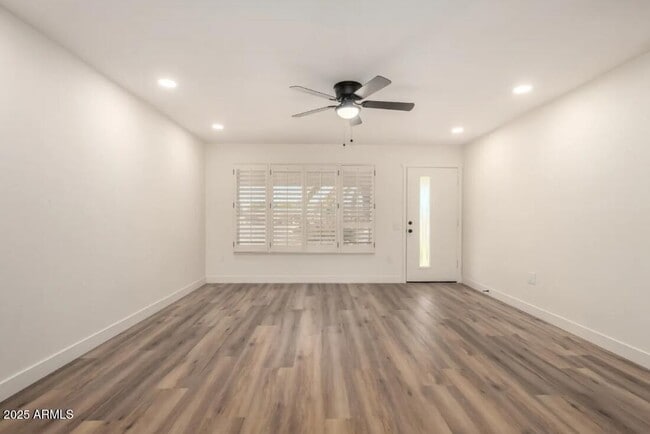 Building Photo - 17615 N Whispering Oaks Dr