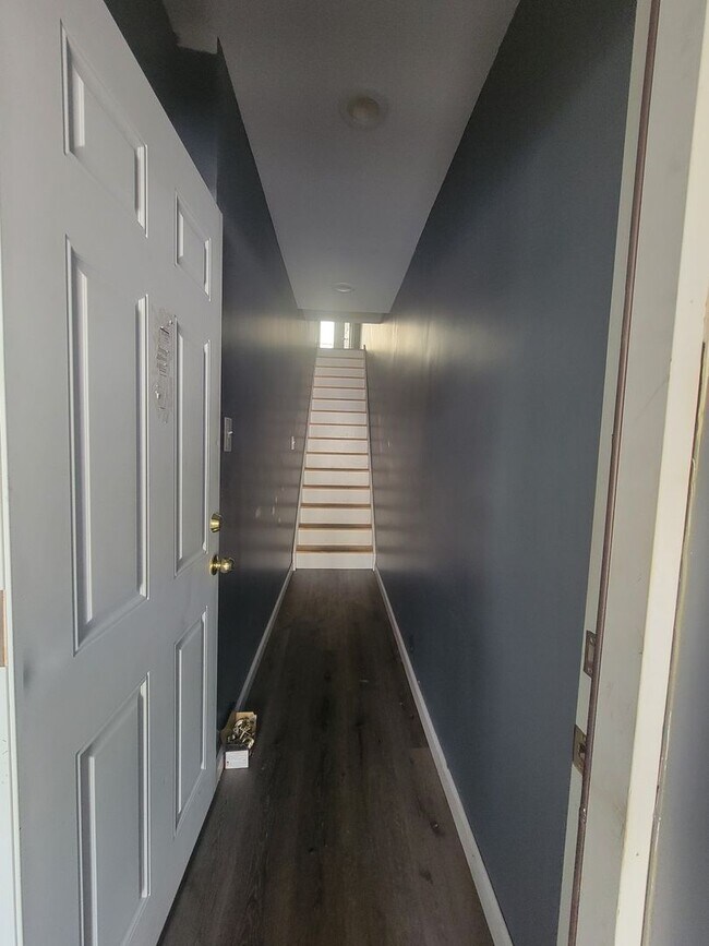 Building Photo - 4248 N 7th St