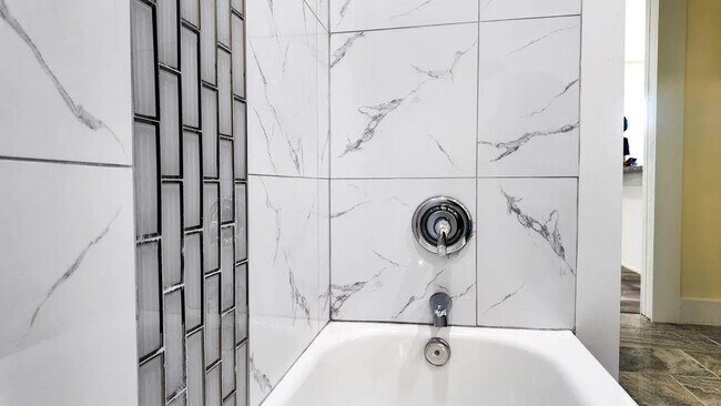 Building Photo - 2913 SW 13th St