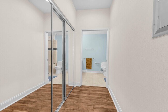 Building Photo - 3657 Quiet Side St