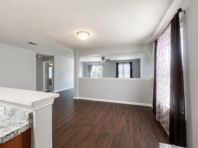 Building Photo - Move-In Ready 4-Bedroom Home Near Tesla, Airport & Downtown Austin