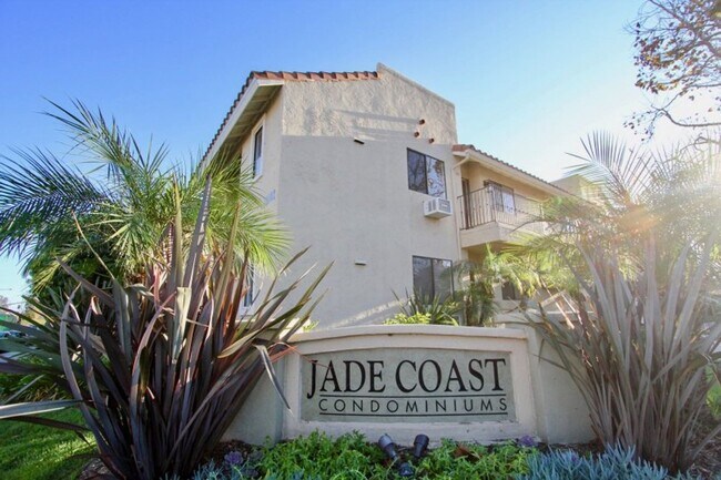 Building Photo - Spacious Two Bedroom featuring Ensuite Bathrooms! TWO ASSIGNED PARKING SPACES! Air Conditioning I...