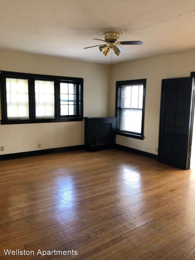 2563 N Farwell Ave 2563 N Farwell Ave Milwaukee WI 53211 Apartment