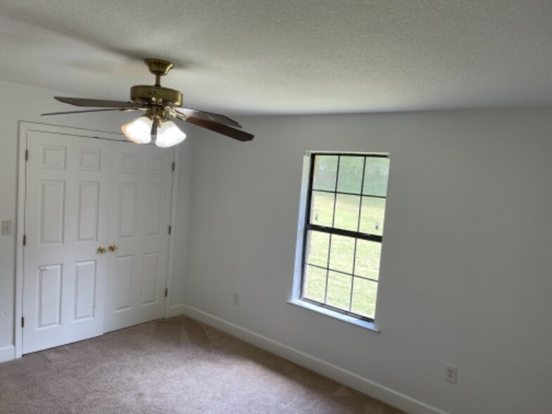 Building Photo - 5682 FL-20