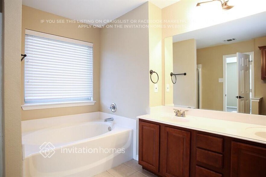 Building Photo - 2206 Brandy Dr