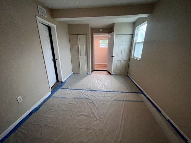 Building Photo - Remodeled 4 Bedroom 2 Bath Home Minutes from Sanford international Airport!