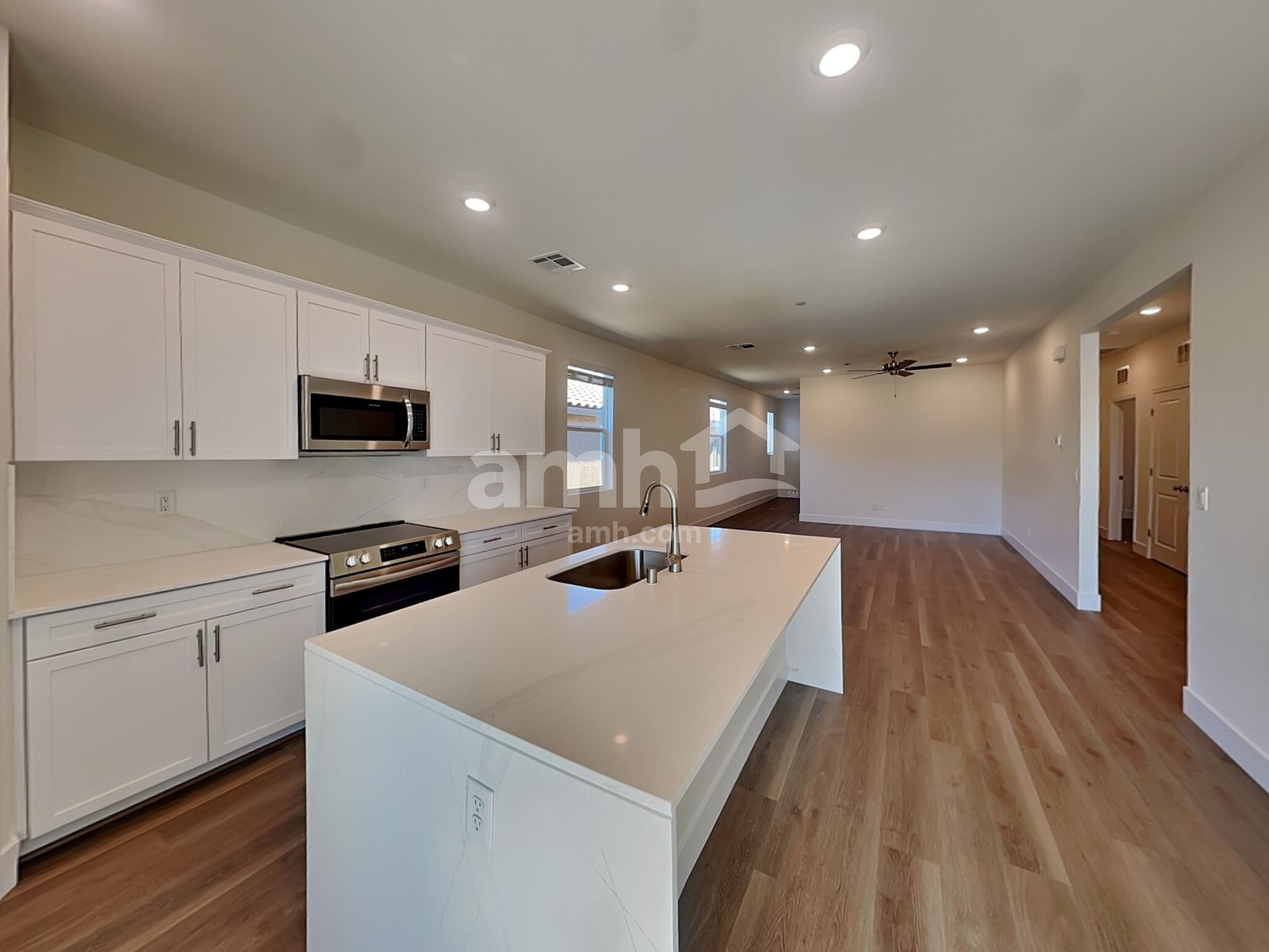 Building Photo - 850 English Primrose St