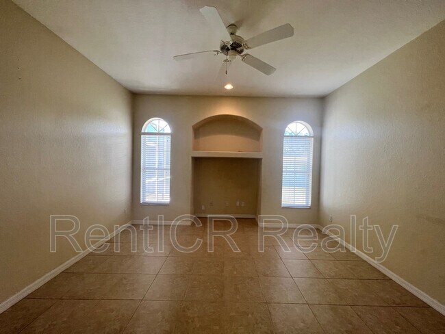 Building Photo - 4970 Easter Terrace