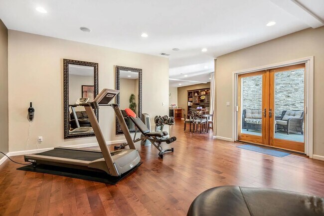 Building Photo - 530 Irven Ct
