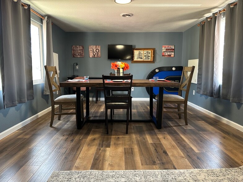 Building Photo - 1949 Daggs Loop