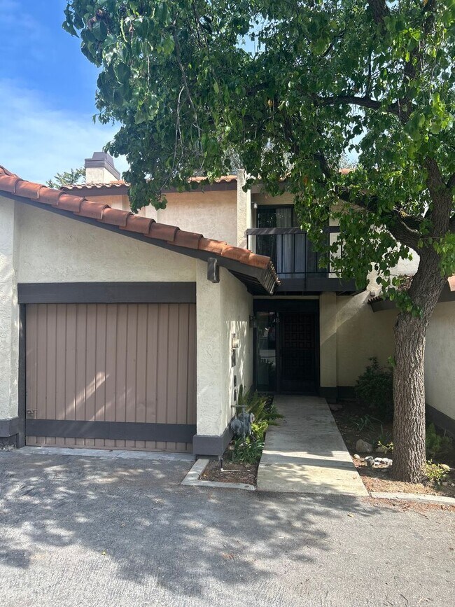 Primary Photo - Beautiful Condo For Rent