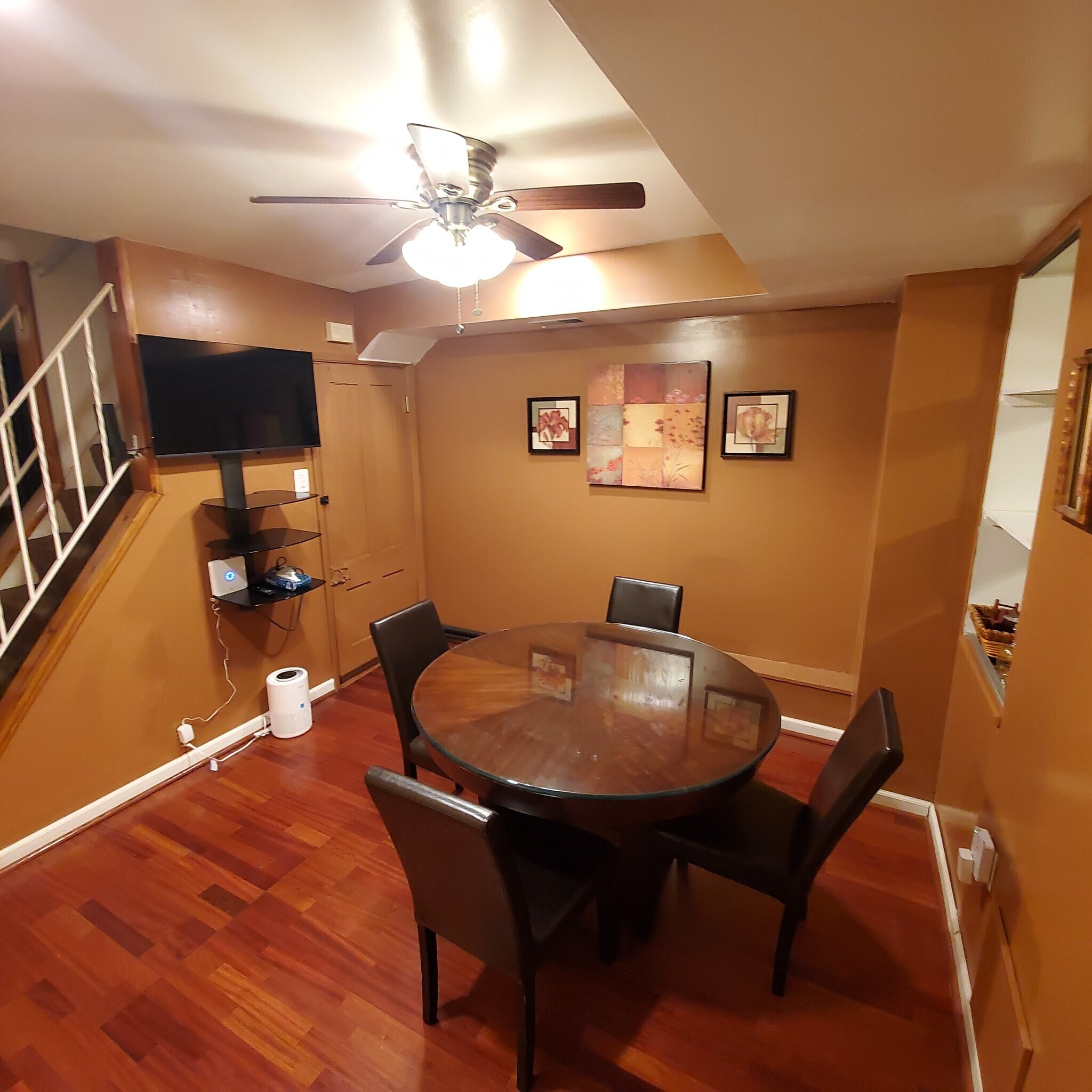 Building Photo - 1222 N Spring St